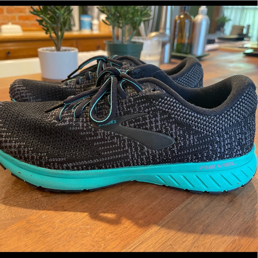 Brooks Revel 3 Womens Sneakers